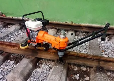 Clé à boulon de rail